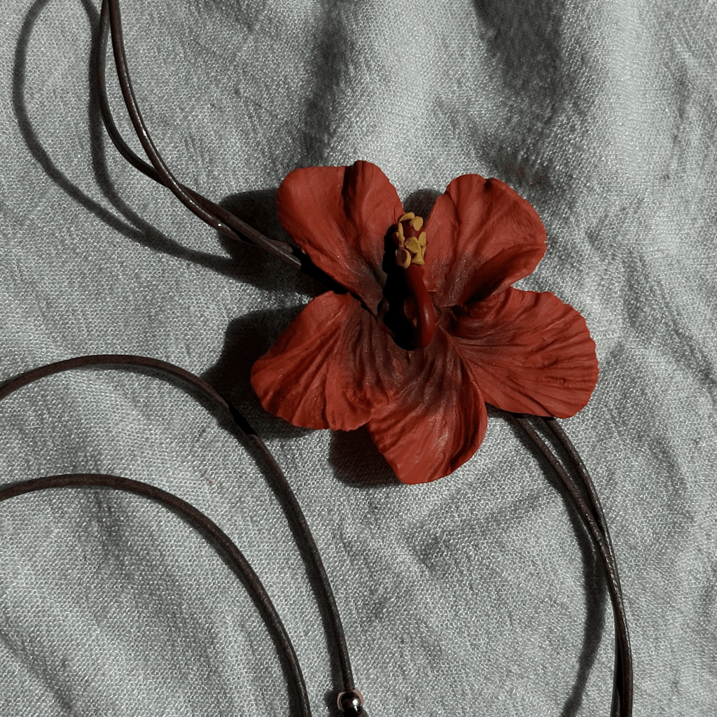 Collar Corbata Hibisco