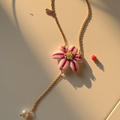 Collar Lillies