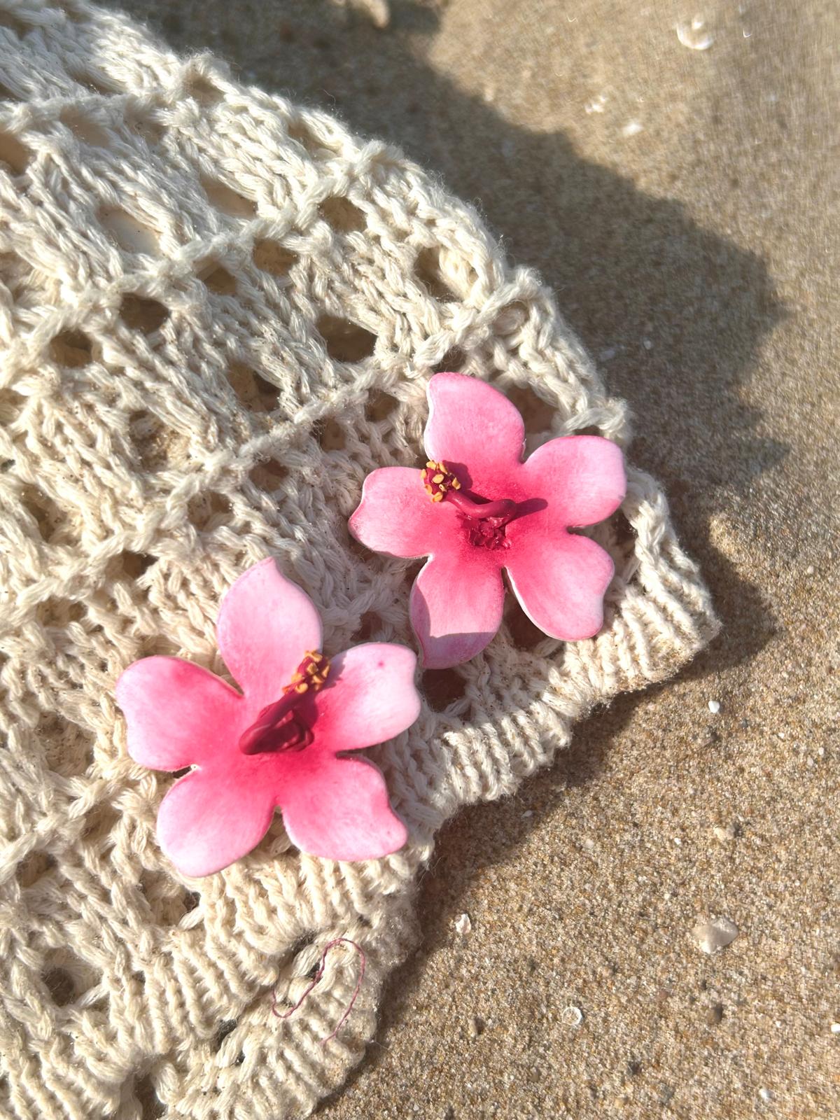 Pendientes Hibiscus blanco