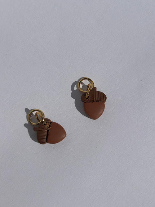 Charm bellota